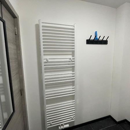 Le Pre Sous L Eau - Moderna Apartment Anhee Bagian luar foto